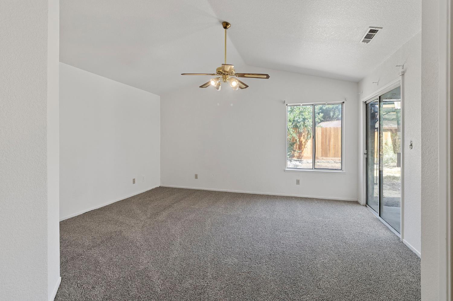 Detail Gallery Image 8 of 25 For 1517 Hackett Road, Ceres,  CA 95307 - 3 Beds | 2 Baths