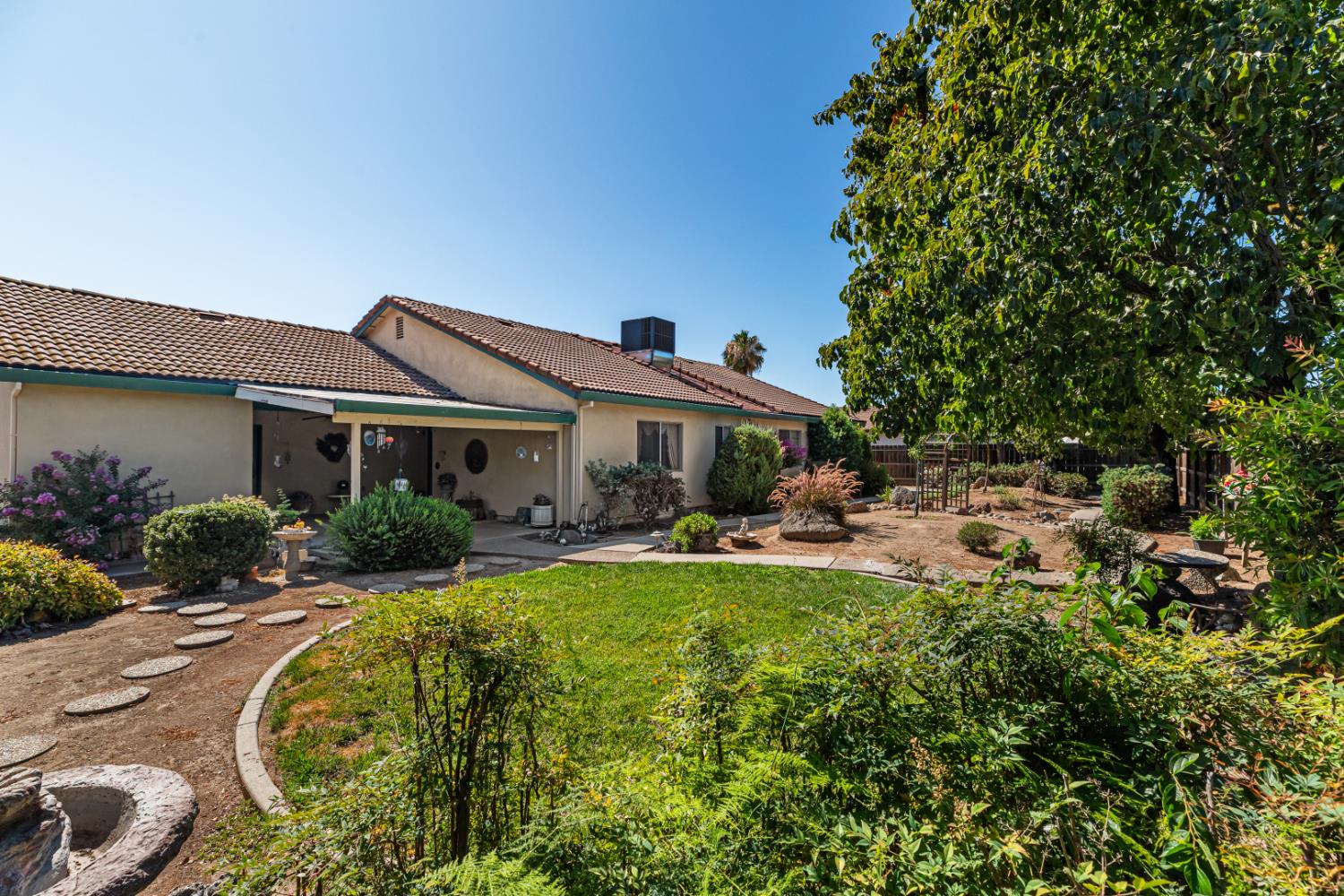 Detail Gallery Image 40 of 46 For 1009 Zinfandel Pl, Modesto,  CA 95351 - 3 Beds | 2 Baths