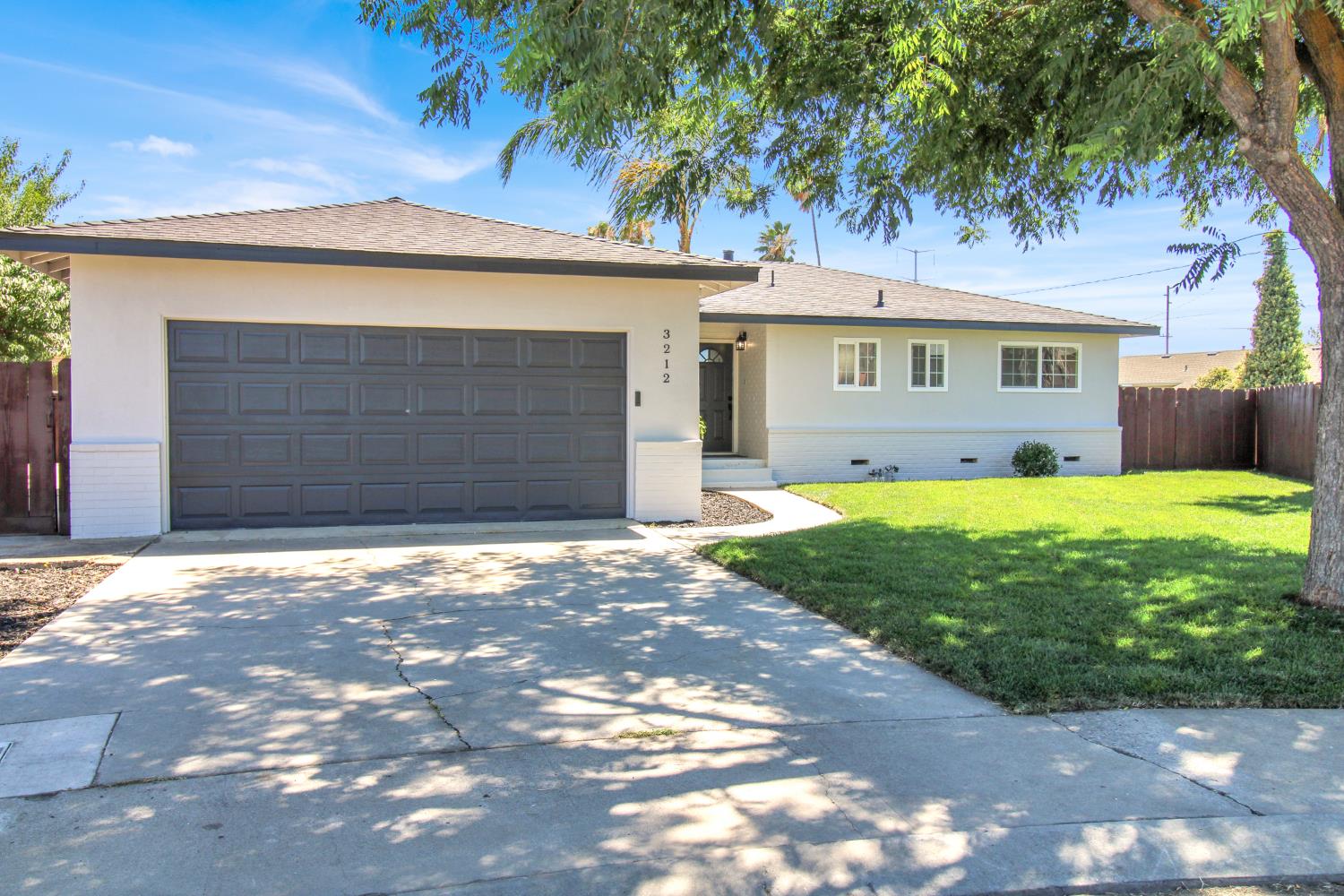 Detail Gallery Image 5 of 45 For 3212 Lotus Ct, Ceres,  CA 95307 - 3 Beds | 2 Baths