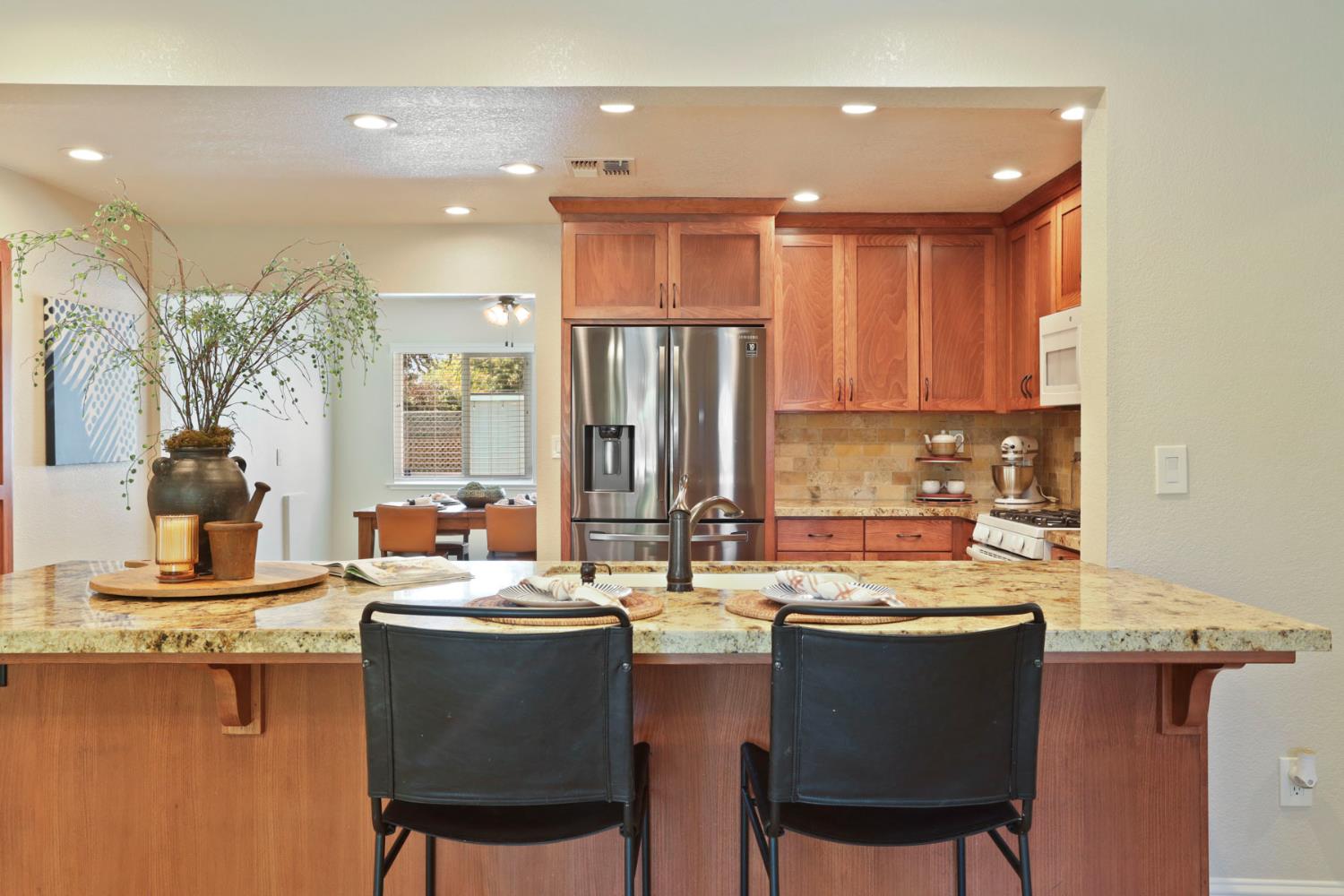 Detail Gallery Image 9 of 56 For 236 Emerson Ave, Modesto,  CA 95350 - 3 Beds | 1/1 Baths
