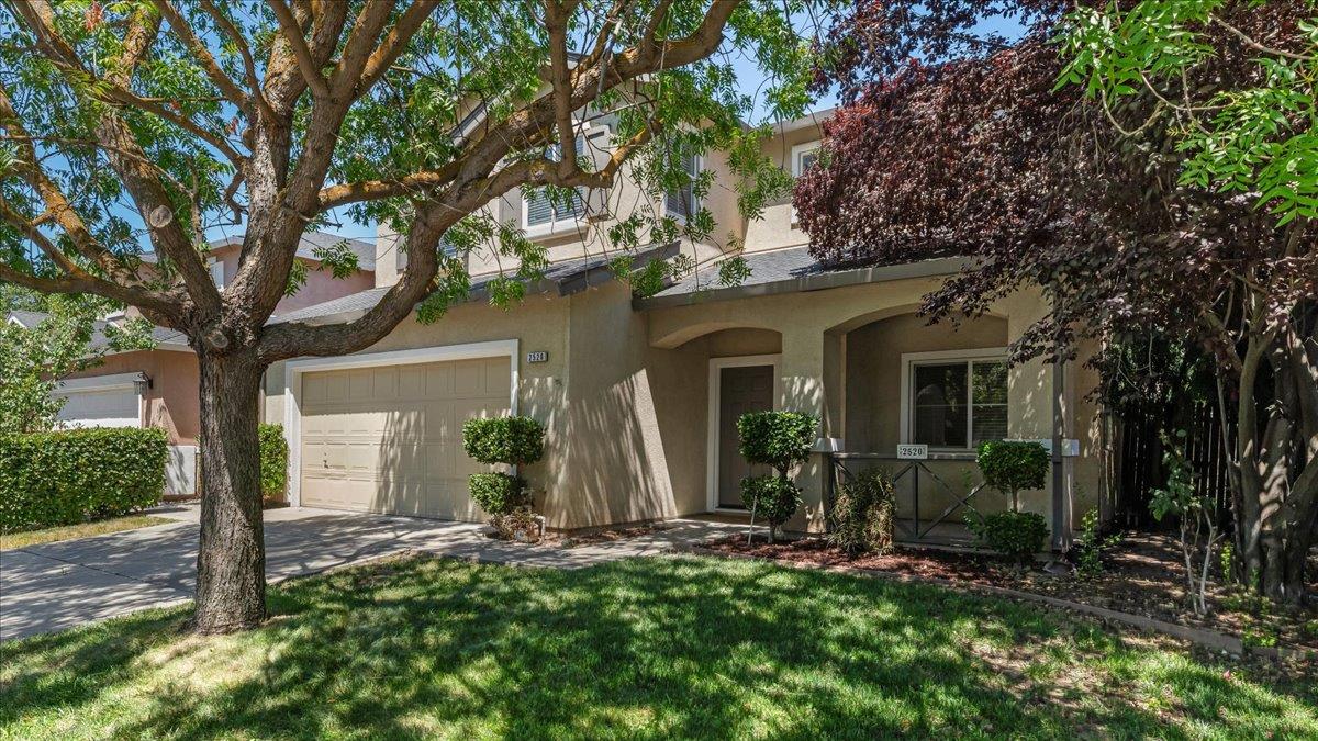 Detail Gallery Image 2 of 72 For 2520 Carnival Dr, Turlock,  CA 95380 - 5 Beds | 3 Baths