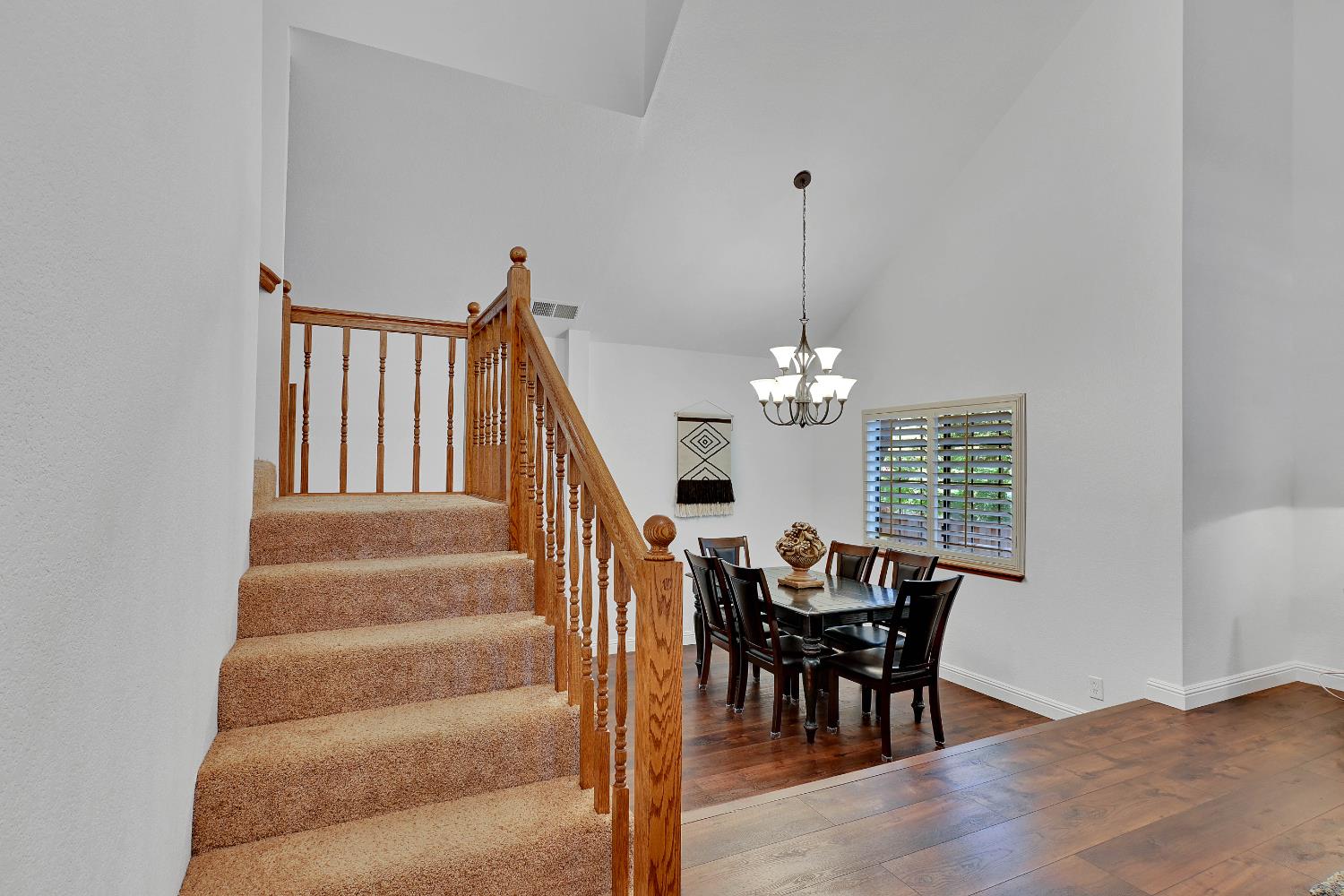 Detail Gallery Image 8 of 62 For 4710 Dea Way, Fair Oaks,  CA 95628 - 4 Beds | 3 Baths