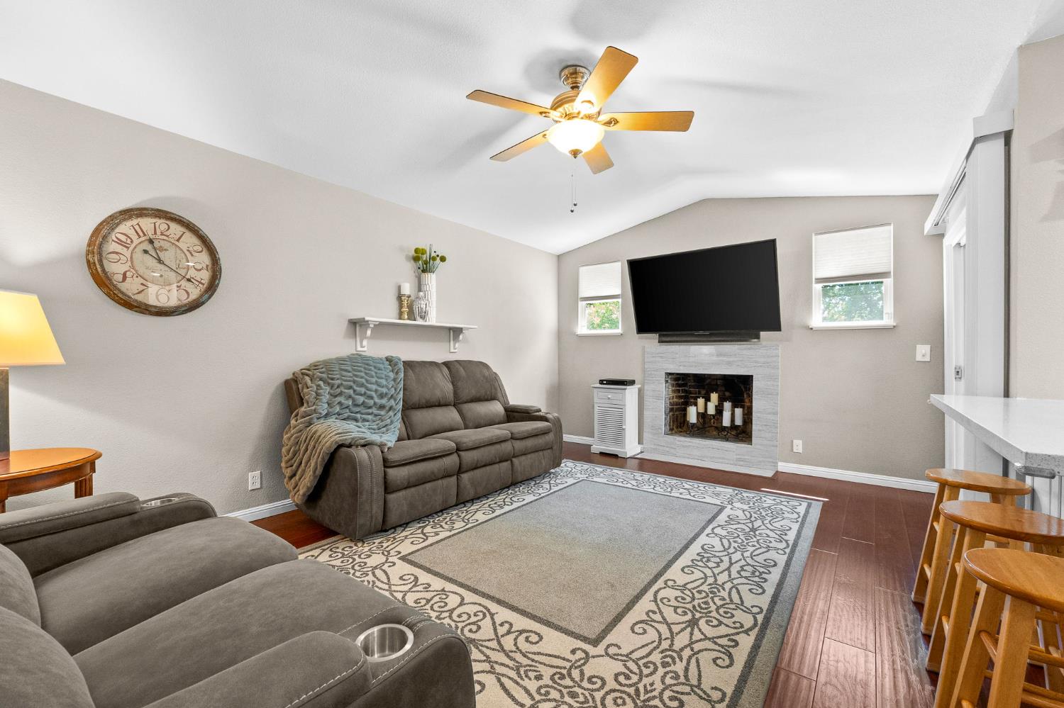 Detail Gallery Image 15 of 41 For 8107 Peppertree Rd, Dublin,  CA 94568 - 4 Beds | 2 Baths