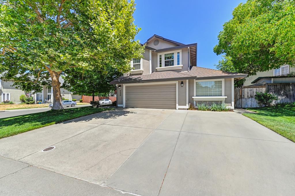 Detail Gallery Image 1 of 31 For 4530 Winter Oak Way, Antelope,  CA 95843 - 3 Beds | 2/1 Baths