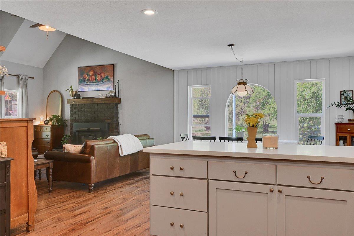 Detail Gallery Image 13 of 45 For 2724 State Highway 20, Marysville,  CA 95901 - 3 Beds | 2 Baths