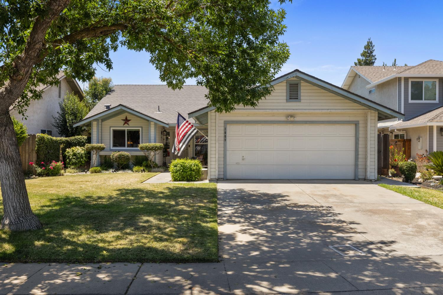 Detail Gallery Image 2 of 36 For 1009 Bobcat Ct, Modesto,  CA 95358 - 3 Beds | 2 Baths