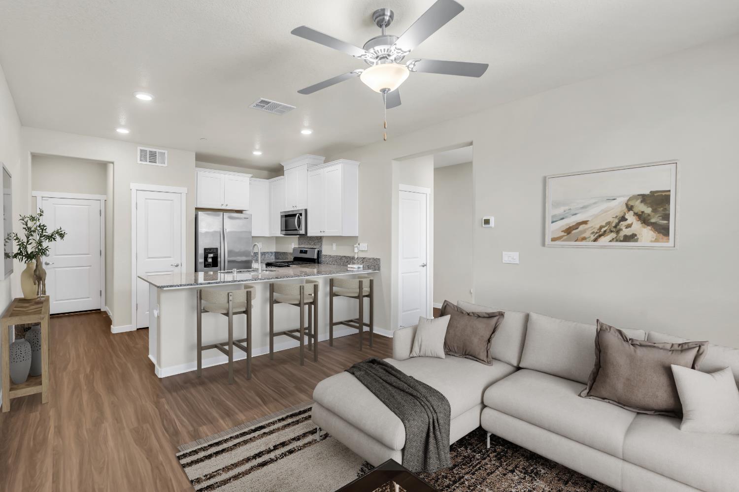 Detail Gallery Image 4 of 29 For 4055 Prosser St, West Sacramento,  CA 95691 - 3 Beds | 2/1 Baths