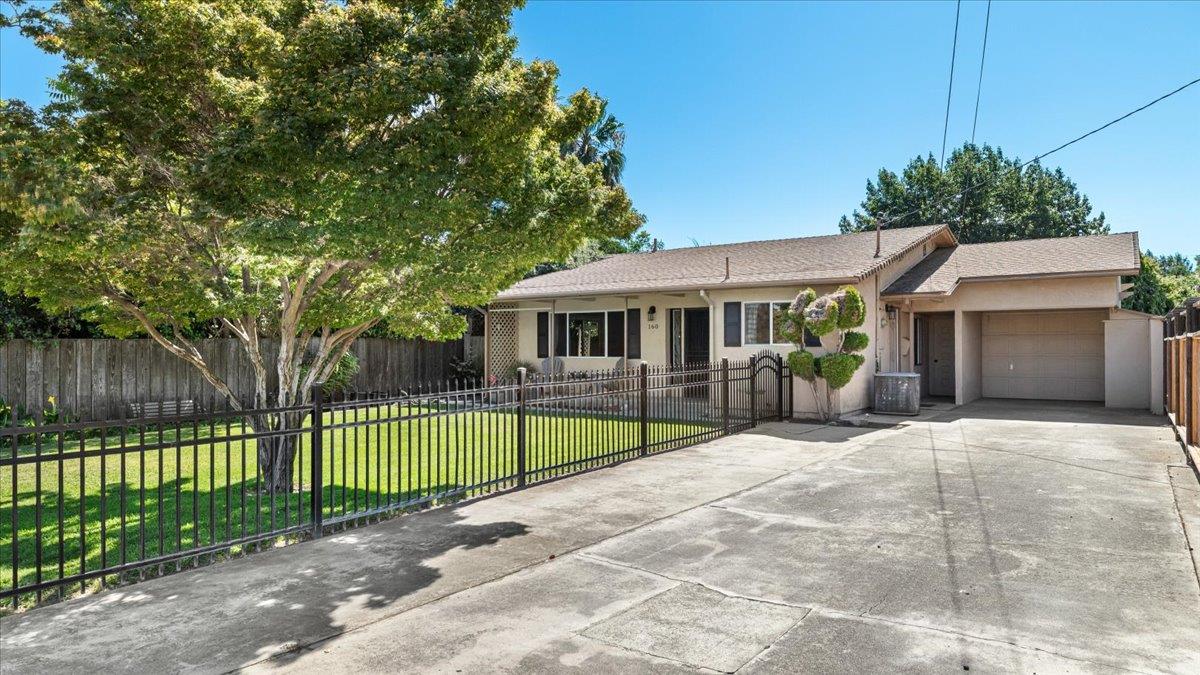 Detail Gallery Image 1 of 35 For 160 Lambuth Ave, Oakdale,  CA 95361 - 2 Beds | 2 Baths