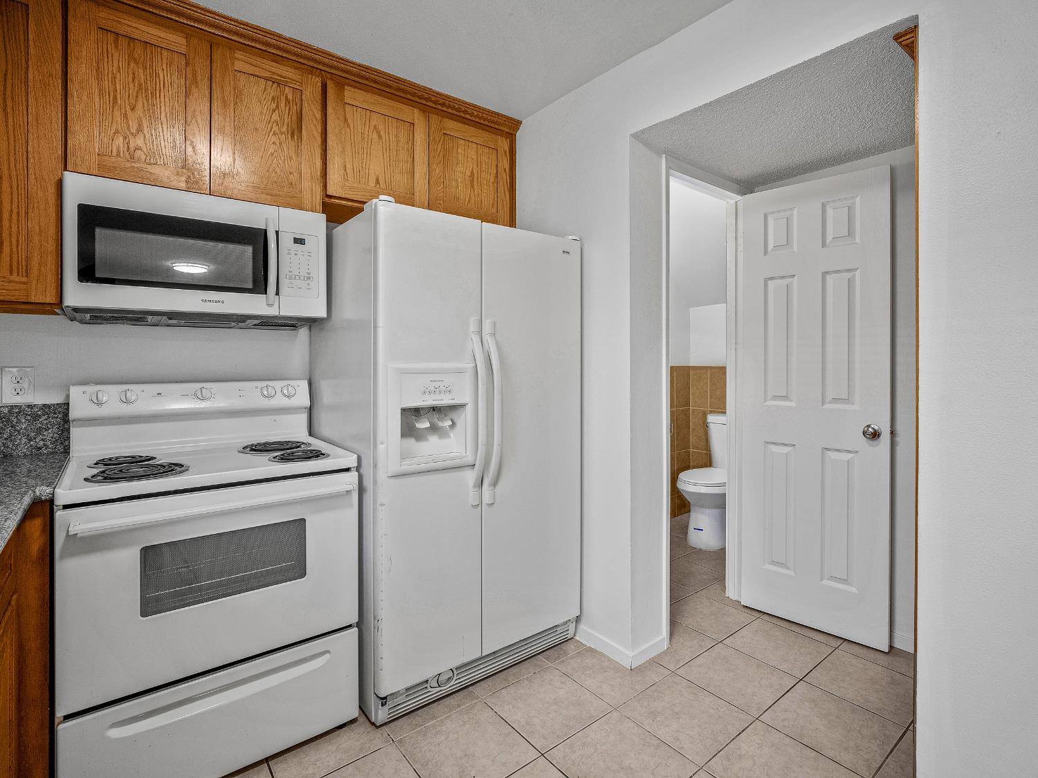 Detail Gallery Image 9 of 24 For 8881 La Riviera Dr #C,  Sacramento,  CA 95826 - 3 Beds | 1/1 Baths