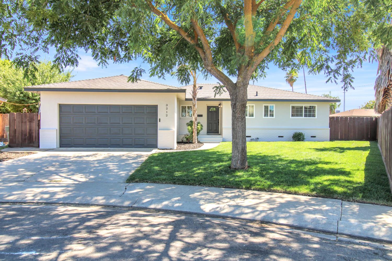 Detail Gallery Image 1 of 45 For 3212 Lotus Ct, Ceres,  CA 95307 - 3 Beds | 2 Baths