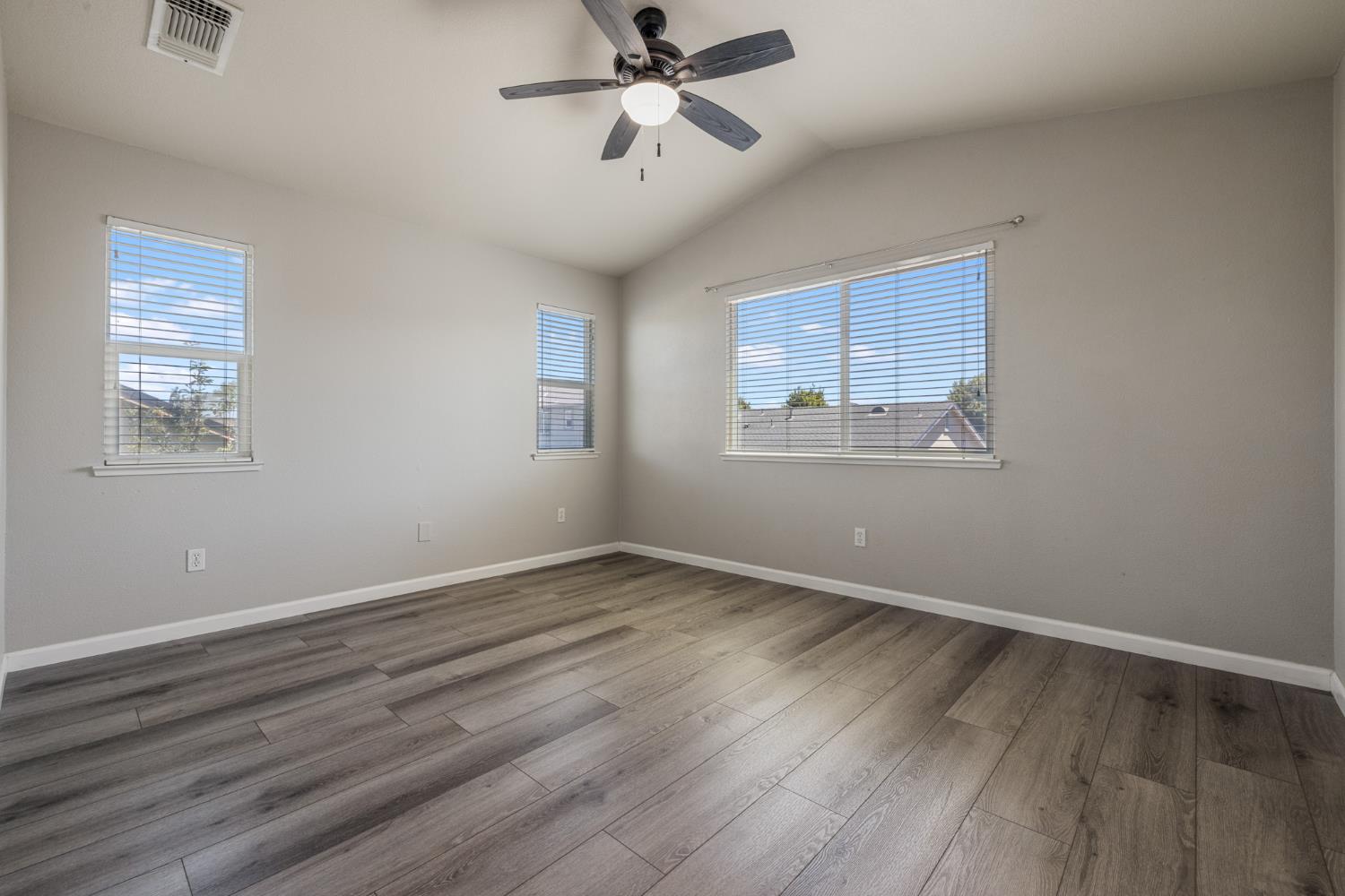 Detail Gallery Image 31 of 55 For 4330 Alba Ct, Turlock,  CA 95382 - 3 Beds | 2/1 Baths