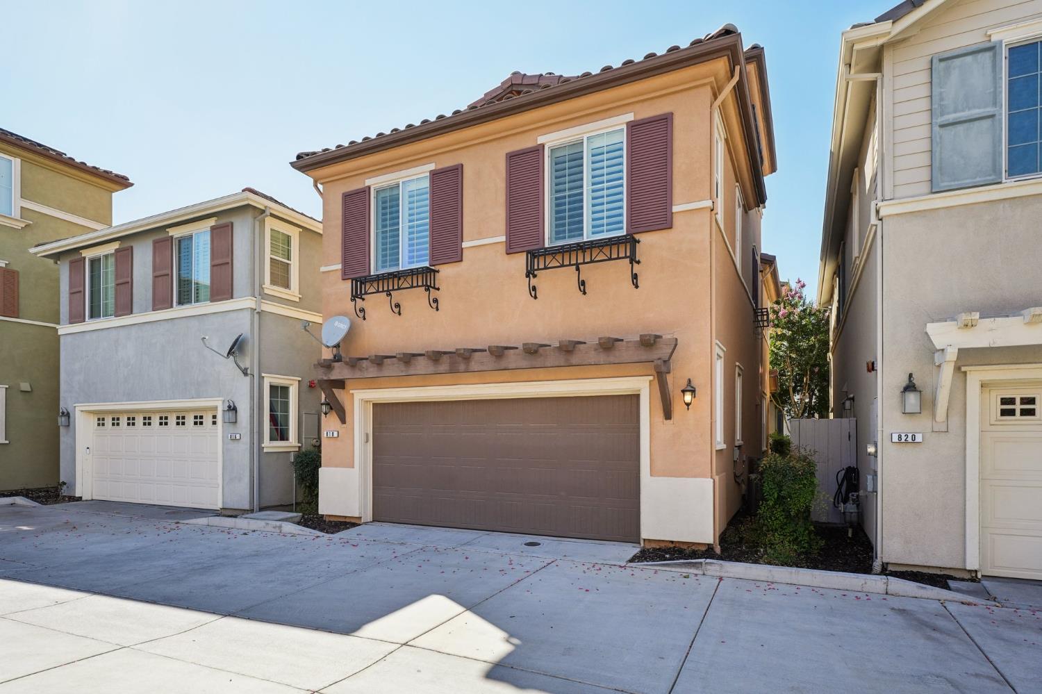 Detail Gallery Image 4 of 45 For 818 Queen Palm Ln, Brentwood,  CA 94513 - 3 Beds | 2/1 Baths