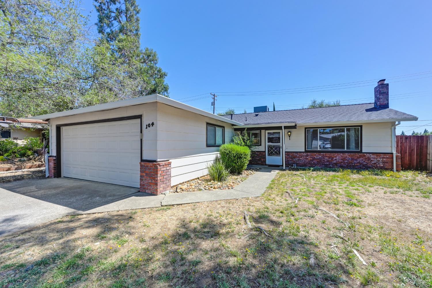 Detail Gallery Image 1 of 41 For 104 Briarcliff Ct, Folsom,  CA 95630 - 3 Beds | 2 Baths