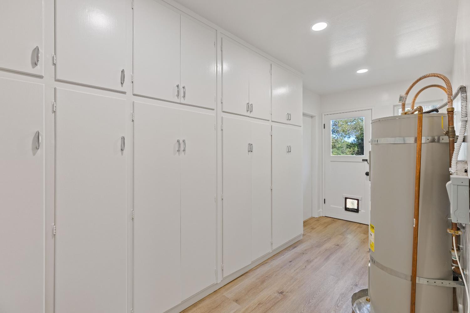 Detail Gallery Image 12 of 34 For 668 Crestview Dr, Diamond Springs,  CA 95619 - 3 Beds | 2 Baths