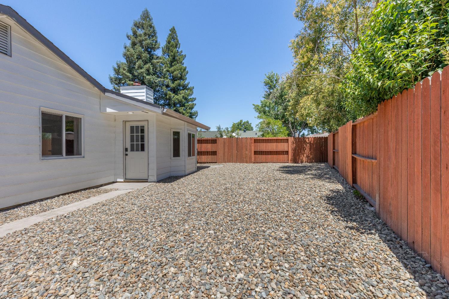 Detail Gallery Image 39 of 40 For 2537 Warrego Way, Sacramento,  CA 95826 - 4 Beds | 2/1 Baths