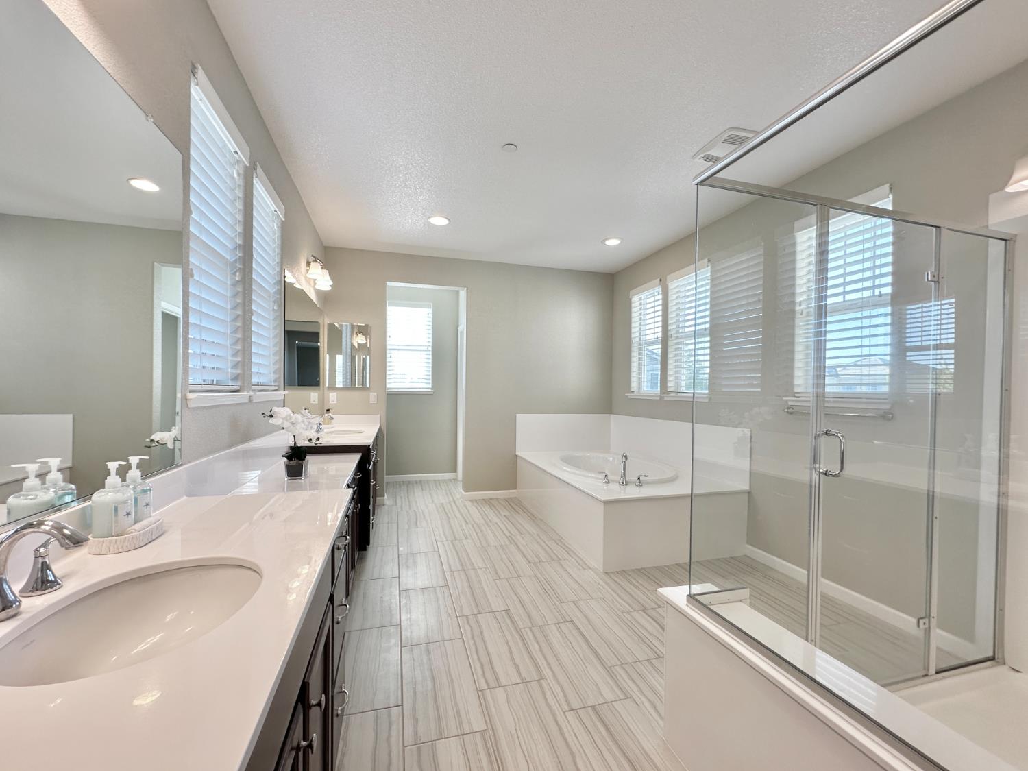 Detail Gallery Image 18 of 33 For 2544 Mack Way, Woodland,  CA 95776 - 4 Beds | 3 Baths