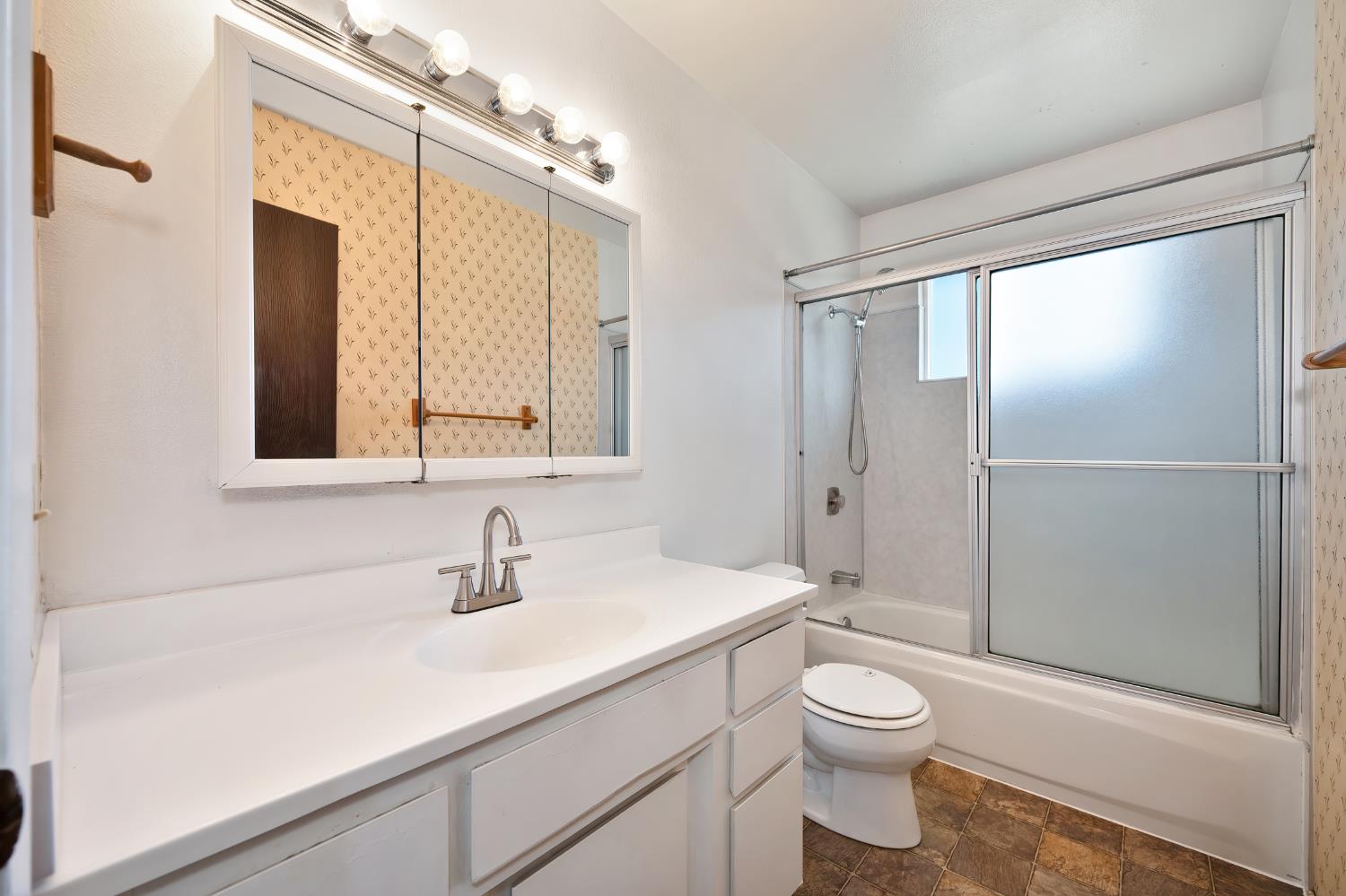 Detail Gallery Image 19 of 41 For 104 Briarcliff Ct, Folsom,  CA 95630 - 3 Beds | 2 Baths
