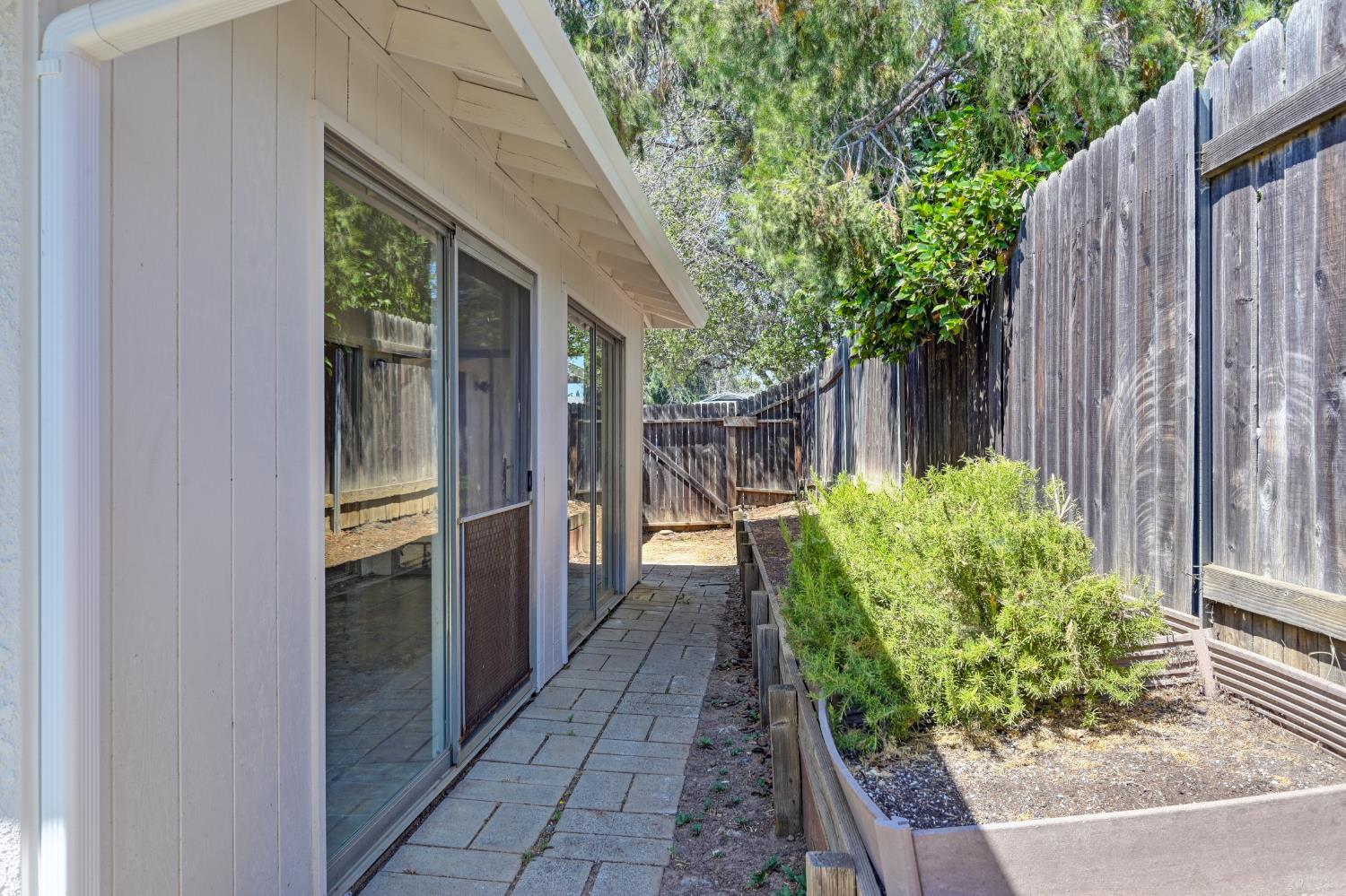 Detail Gallery Image 35 of 41 For 104 Briarcliff Ct, Folsom,  CA 95630 - 3 Beds | 2 Baths