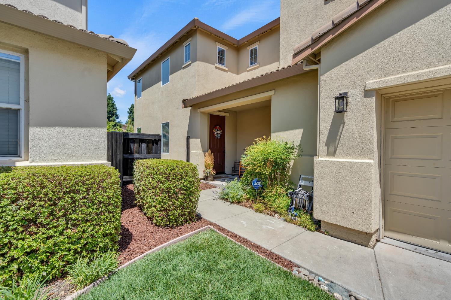 Detail Gallery Image 3 of 53 For 3962 Martis St, West Sacramento,  CA 95691 - 4 Beds | 2/1 Baths