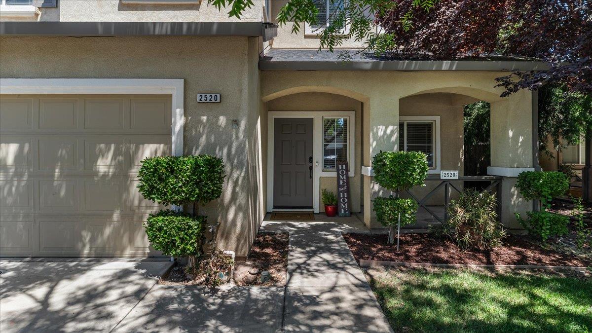 Detail Gallery Image 5 of 72 For 2520 Carnival Dr, Turlock,  CA 95380 - 5 Beds | 3 Baths