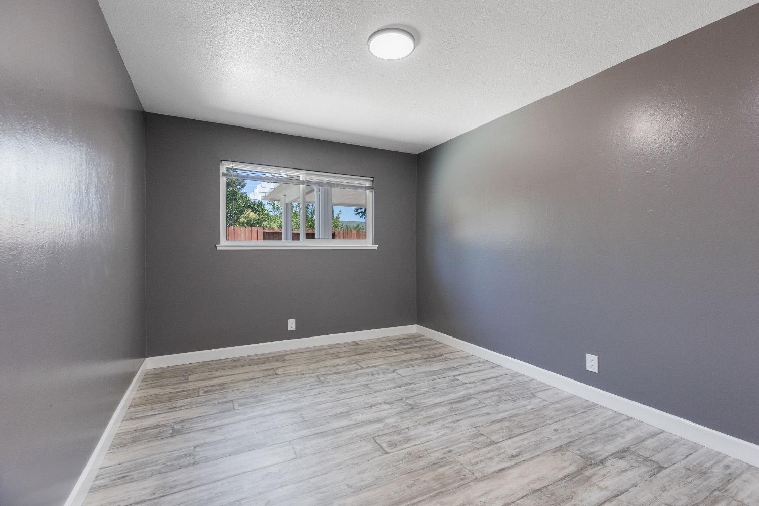 Detail Gallery Image 31 of 40 For 2537 Warrego Way, Sacramento,  CA 95826 - 4 Beds | 2/1 Baths