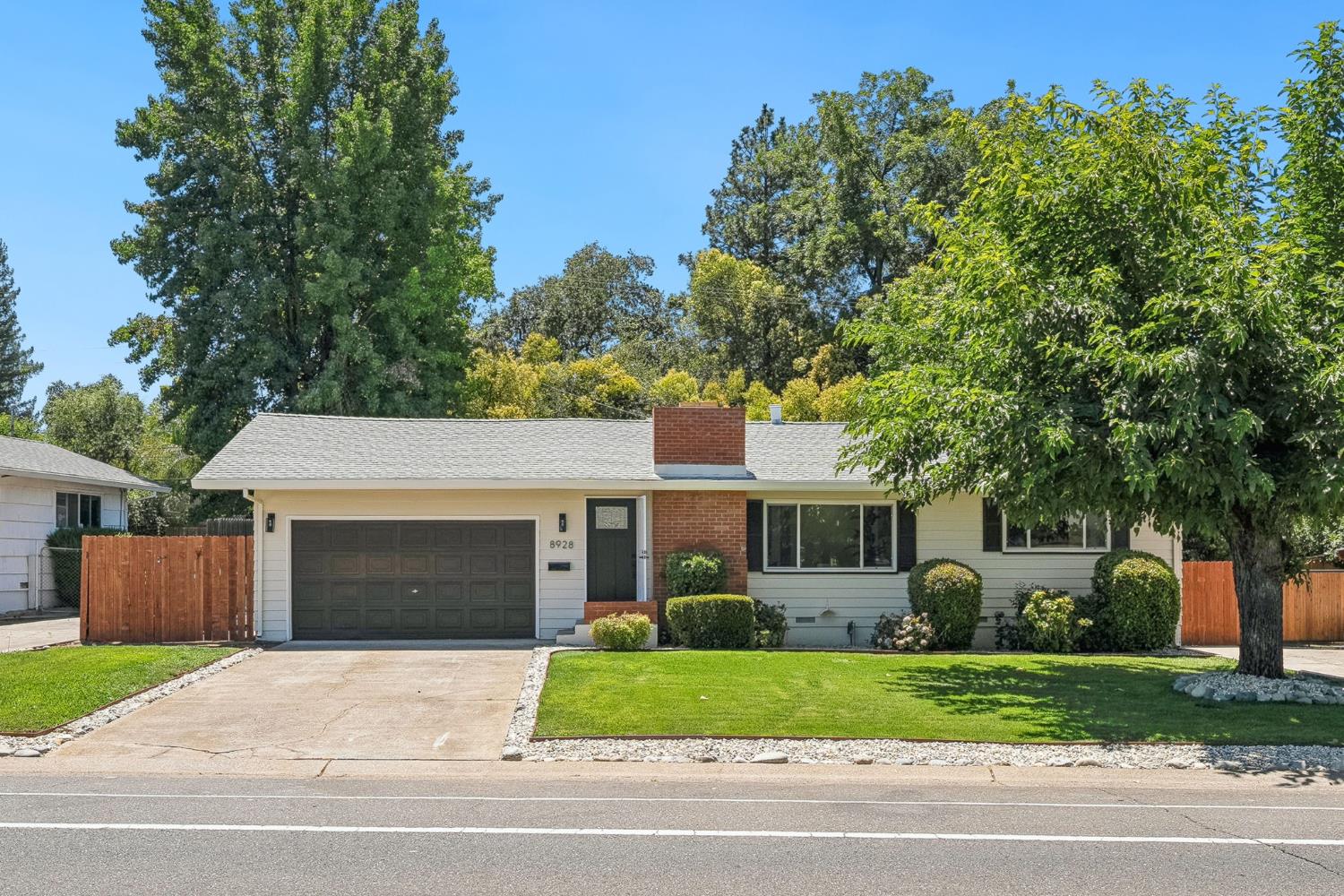 Detail Gallery Image 3 of 32 For 8928 Pershing Ave, Orangevale,  CA 95662 - 3 Beds | 2 Baths