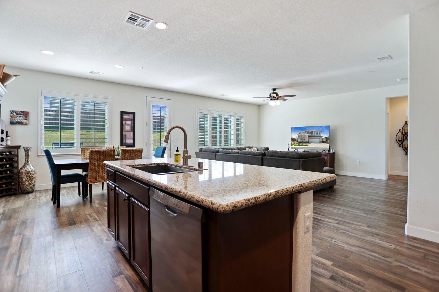 Detail Gallery Image 10 of 37 For 21224 Grapevine, Patterson,  CA 95363 - 5 Beds | 3 Baths