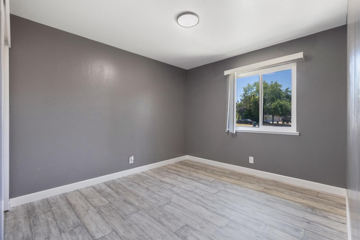 Detail Gallery Image 28 of 40 For 2537 Warrego Way, Sacramento,  CA 95826 - 4 Beds | 2/1 Baths