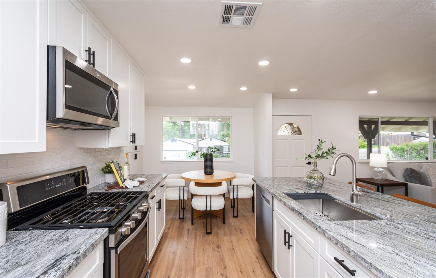 Detail Gallery Image 31 of 62 For 4924 Buena Vista Ave, Fair Oaks,  CA 95628 - 3 Beds | 2 Baths