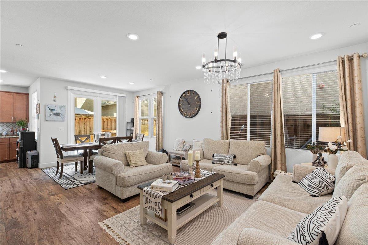 Detail Gallery Image 10 of 38 For 5753 Cornerstone Dr, Riverbank,  CA 95367 - 3 Beds | 2/1 Baths
