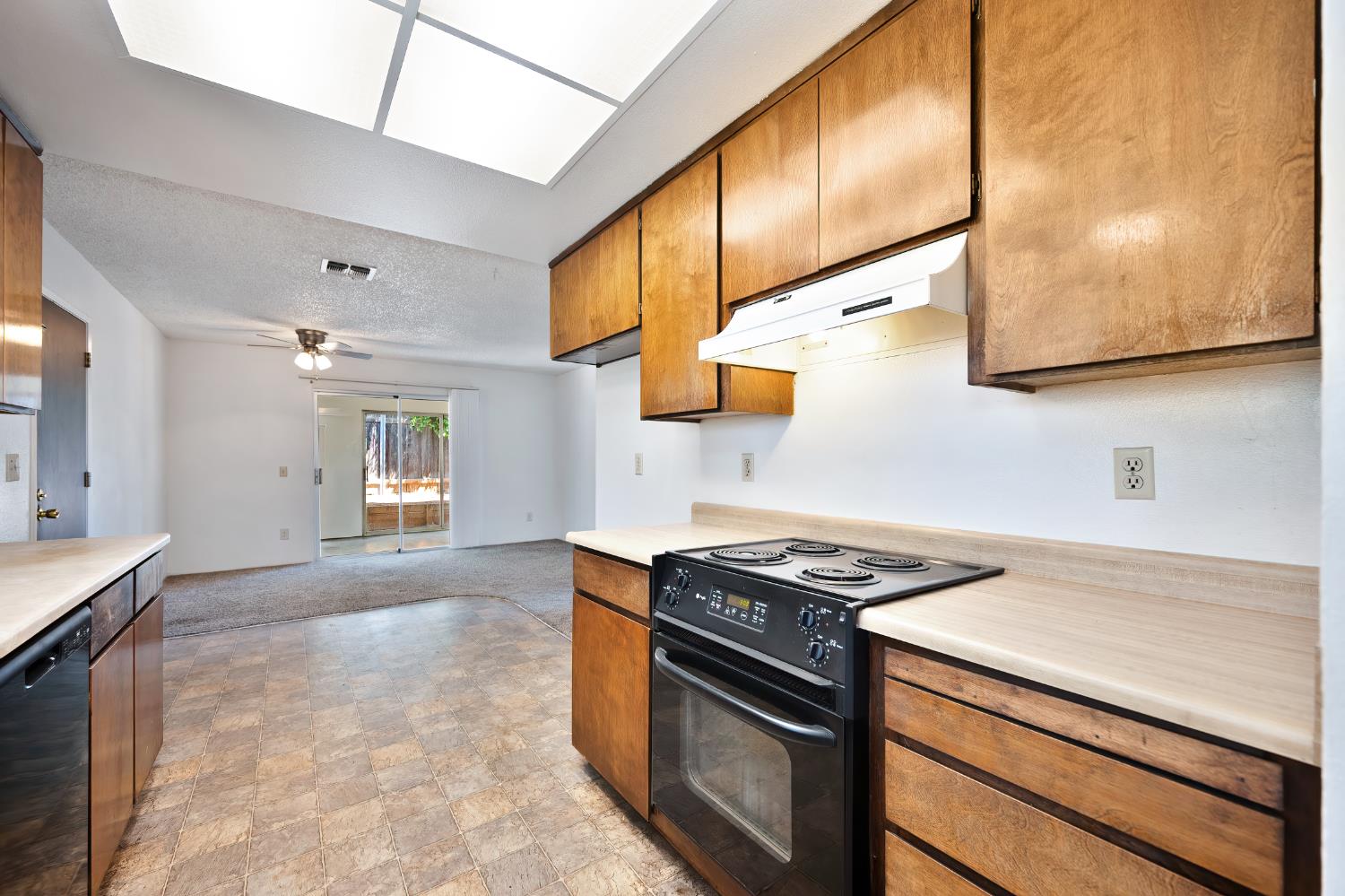 Detail Gallery Image 10 of 41 For 104 Briarcliff Ct, Folsom,  CA 95630 - 3 Beds | 2 Baths