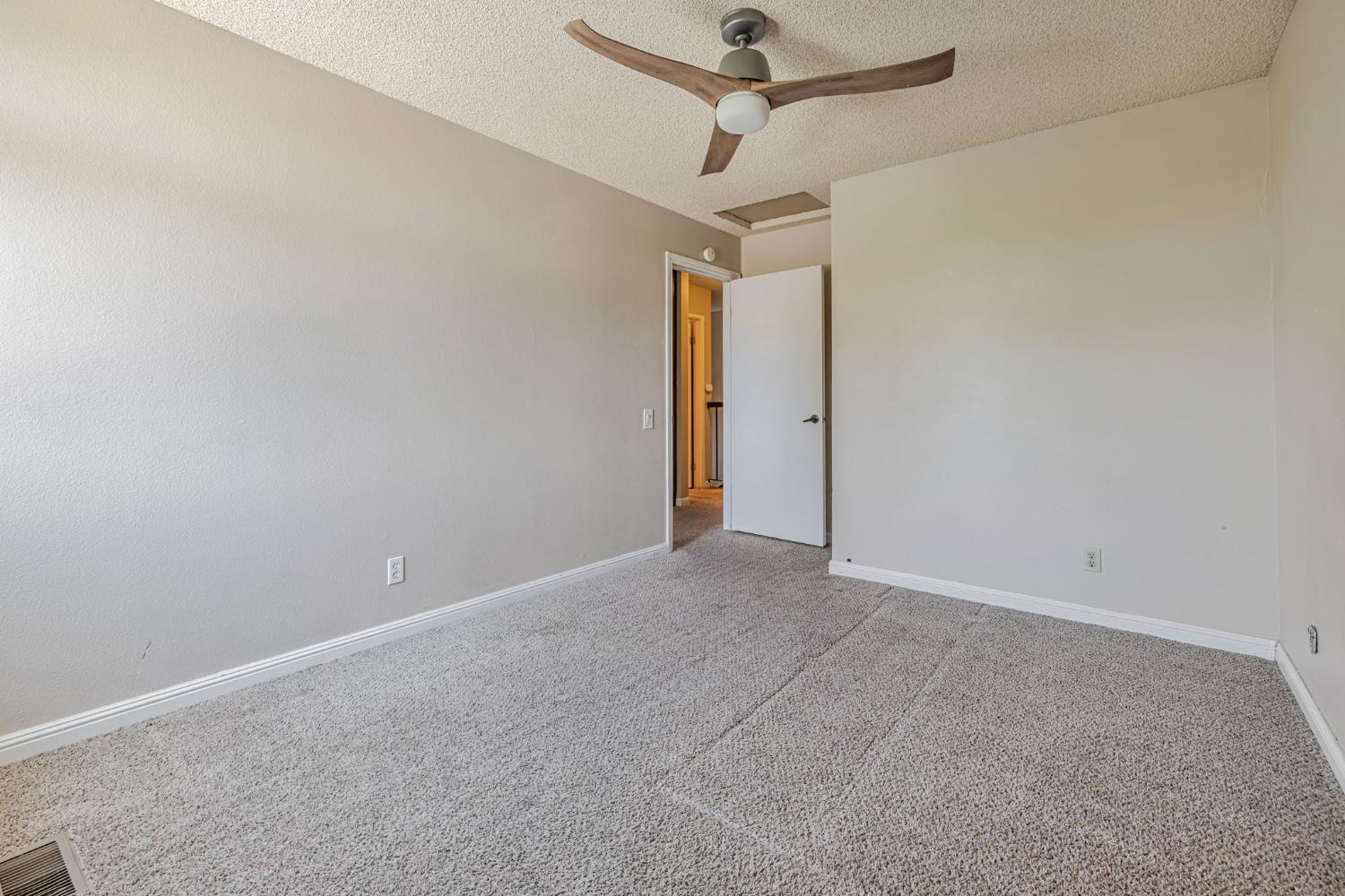 Detail Gallery Image 27 of 38 For 5544 Montia Ct, Orangevale,  CA 95662 - 4 Beds | 2/1 Baths