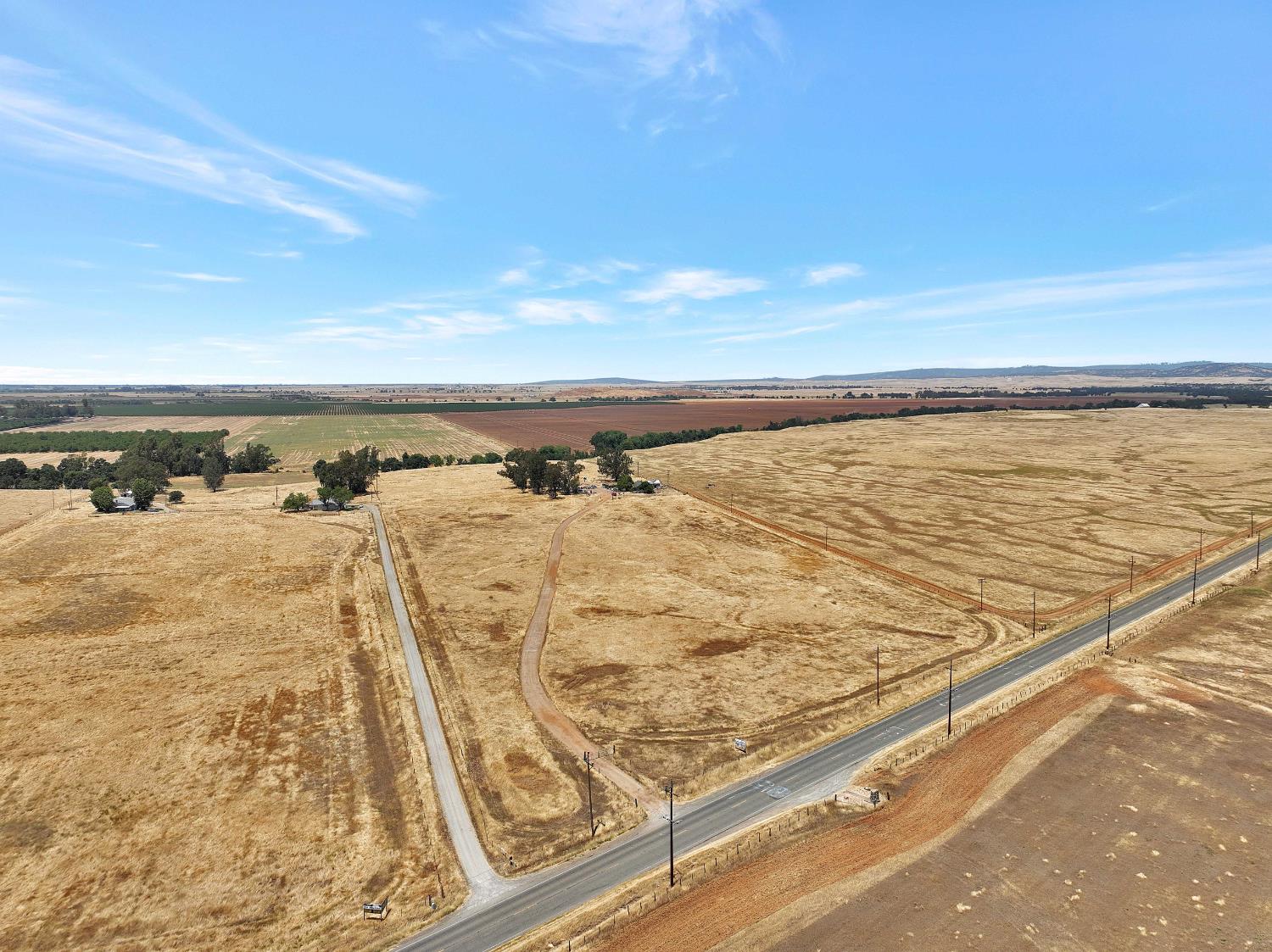 Detail Gallery Image 2 of 24 For 2756 Spenceville Rd, Wheatland,  CA 95692 - 2 Beds | 1 Baths