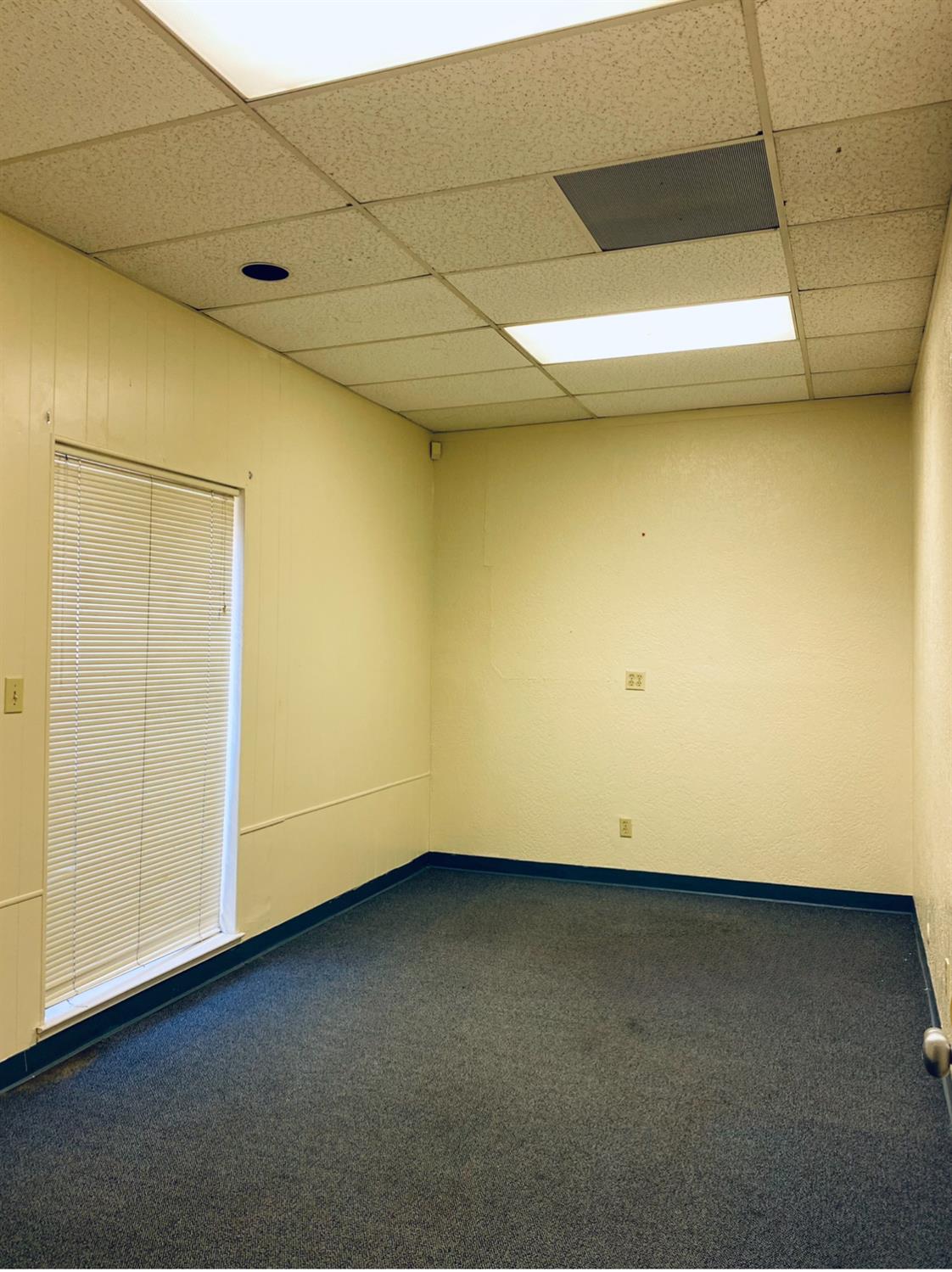 Detail Gallery Image 3 of 7 For 1503 St Marks Plz, Stockton,  CA 95207 - – Beds | – Baths