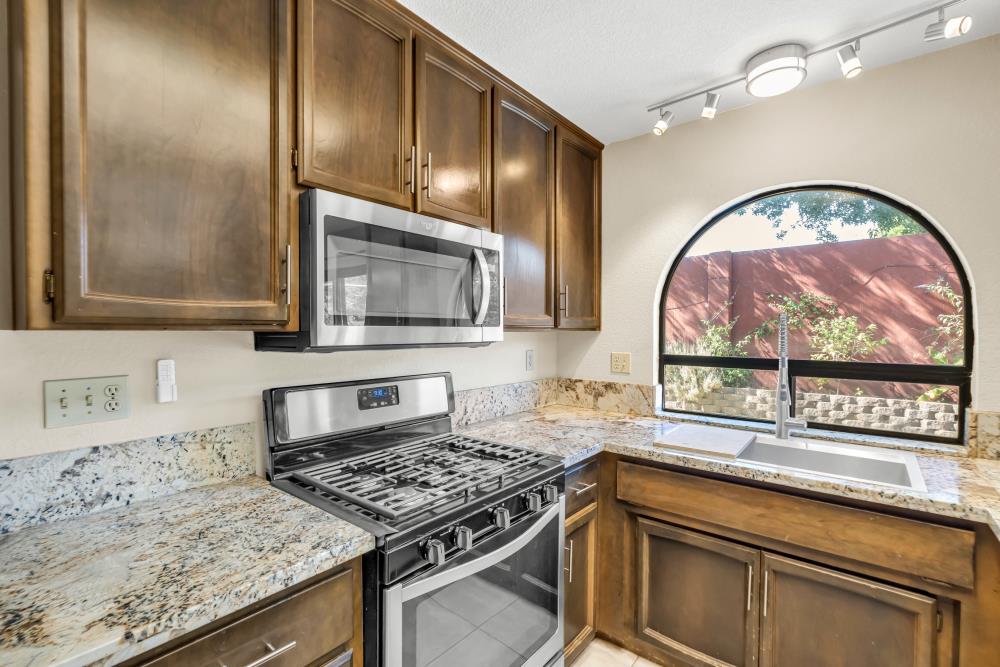 Detail Gallery Image 11 of 33 For 8200 Northam Dr, Antelope,  CA 95843 - 3 Beds | 2 Baths