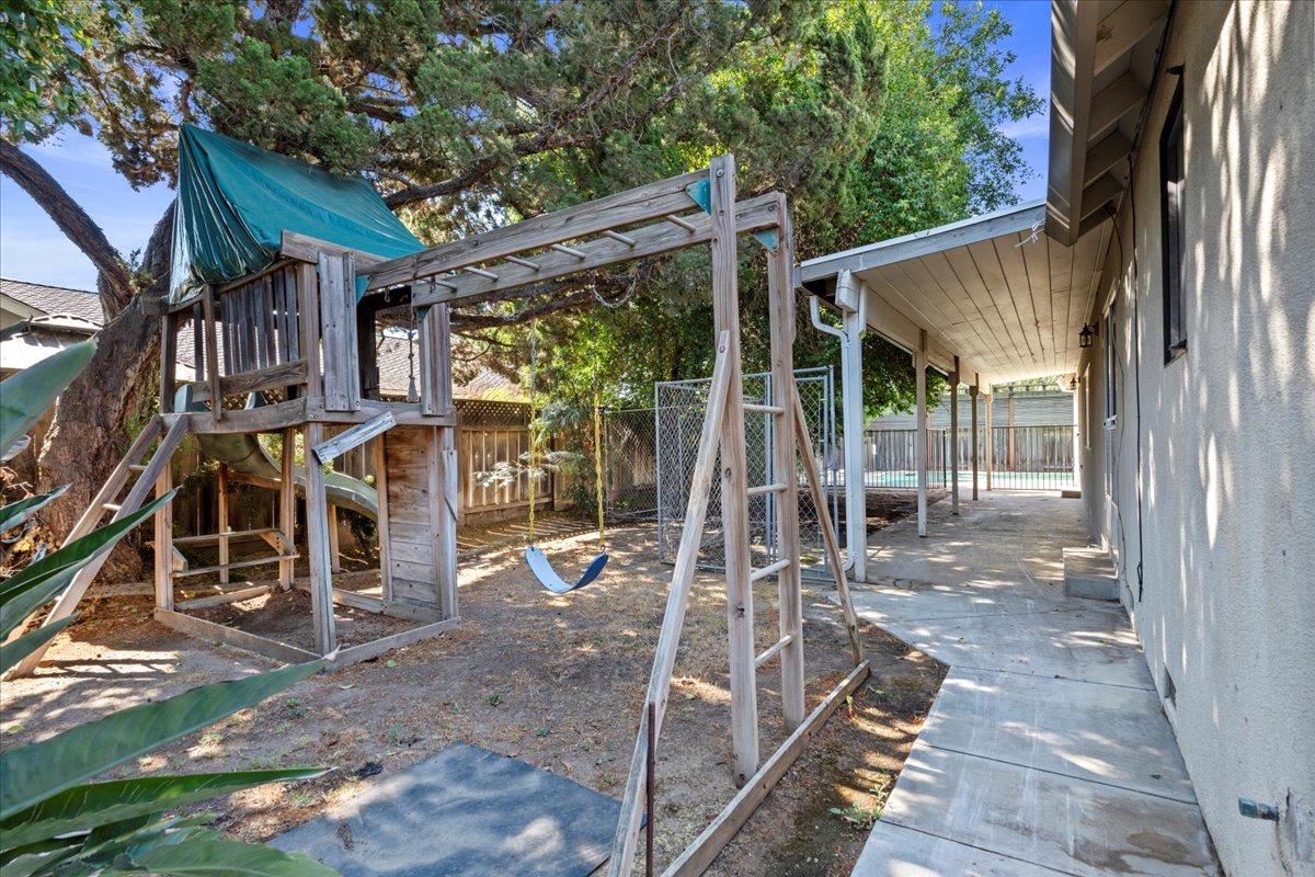 Detail Gallery Image 31 of 34 For 1300 Grover Dr, Modesto,  CA 95351 - 3 Beds | 2/1 Baths