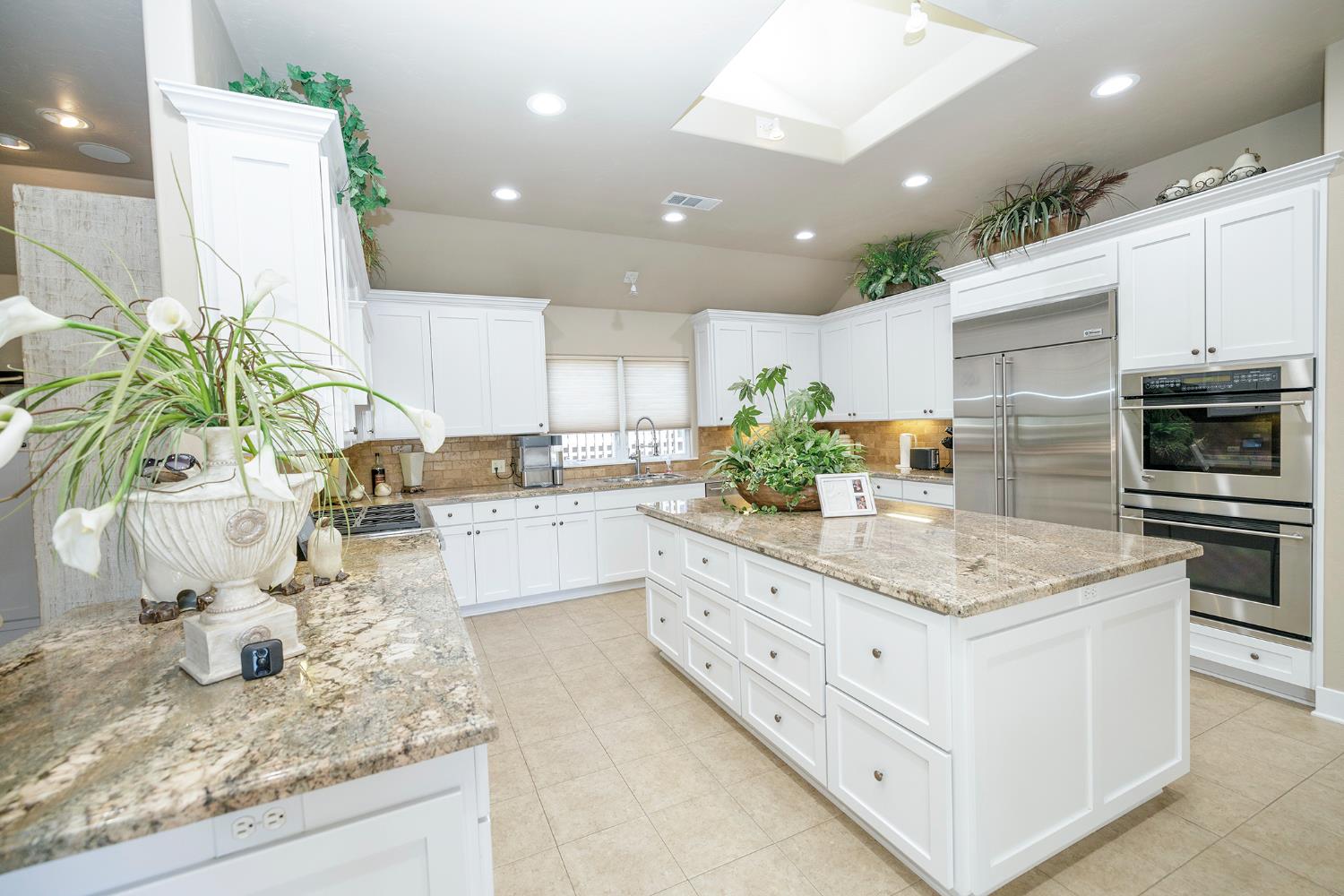 Detail Gallery Image 17 of 56 For 1009 Sycamore Ave, Modesto,  CA 95350 - 3 Beds | 2/1 Baths