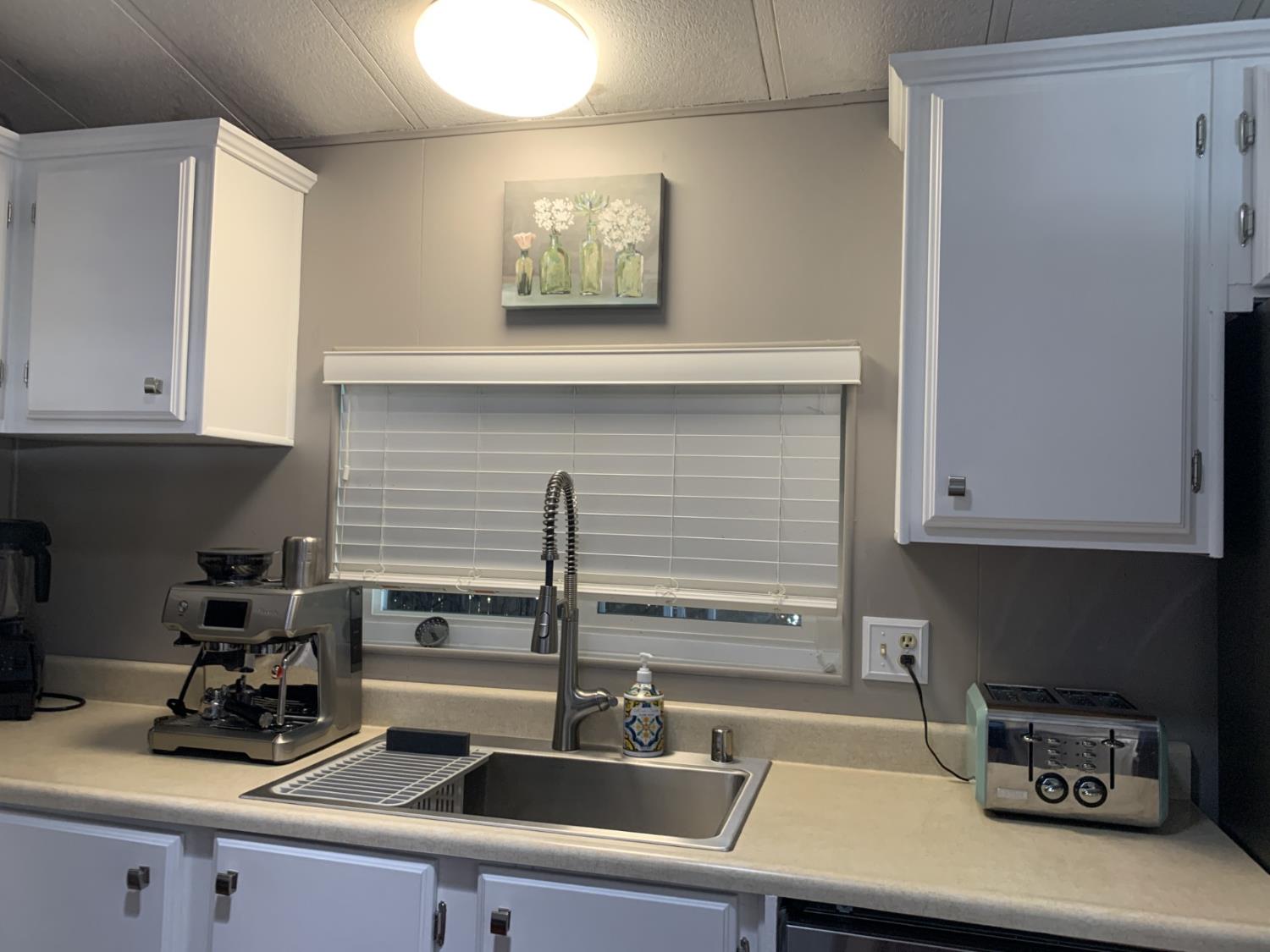 Detail Gallery Image 13 of 54 For 4901 Gardendell Rd, Sacramento,  CA 95834 - 2 Beds | 2 Baths