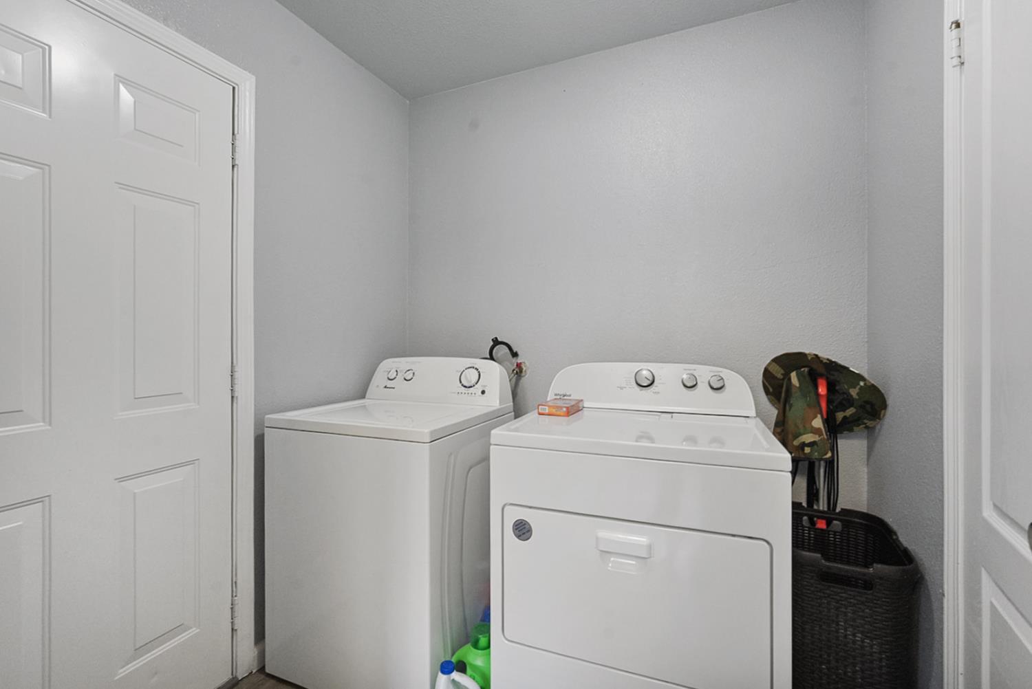 Detail Gallery Image 11 of 23 For 301 S Emerald Ave, Modesto,  CA 95351 - 3 Beds | 2 Baths
