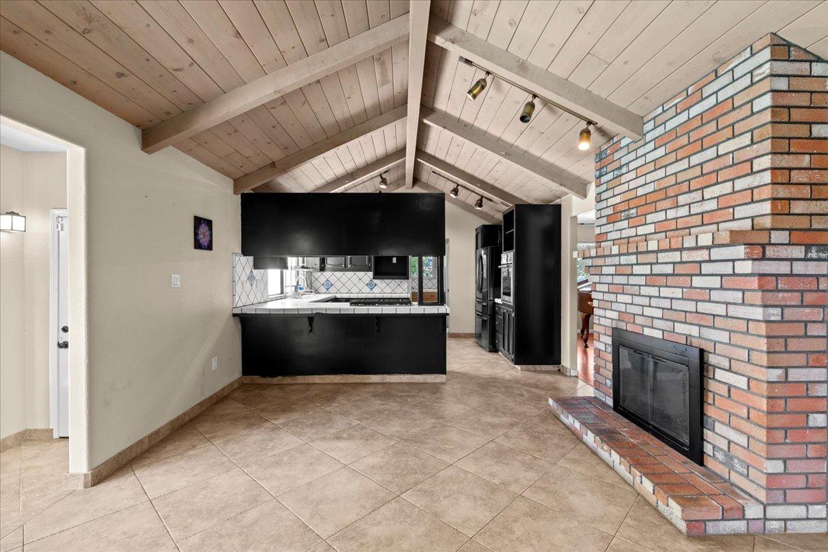 Detail Gallery Image 8 of 34 For 1300 Grover Dr, Modesto,  CA 95351 - 3 Beds | 2/1 Baths