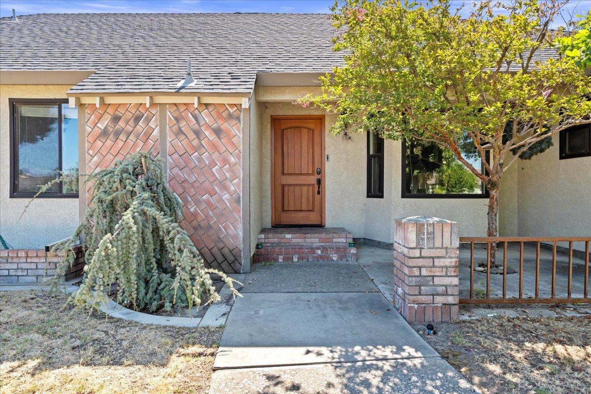 Detail Gallery Image 2 of 34 For 1300 Grover Dr, Modesto,  CA 95351 - 3 Beds | 2/1 Baths