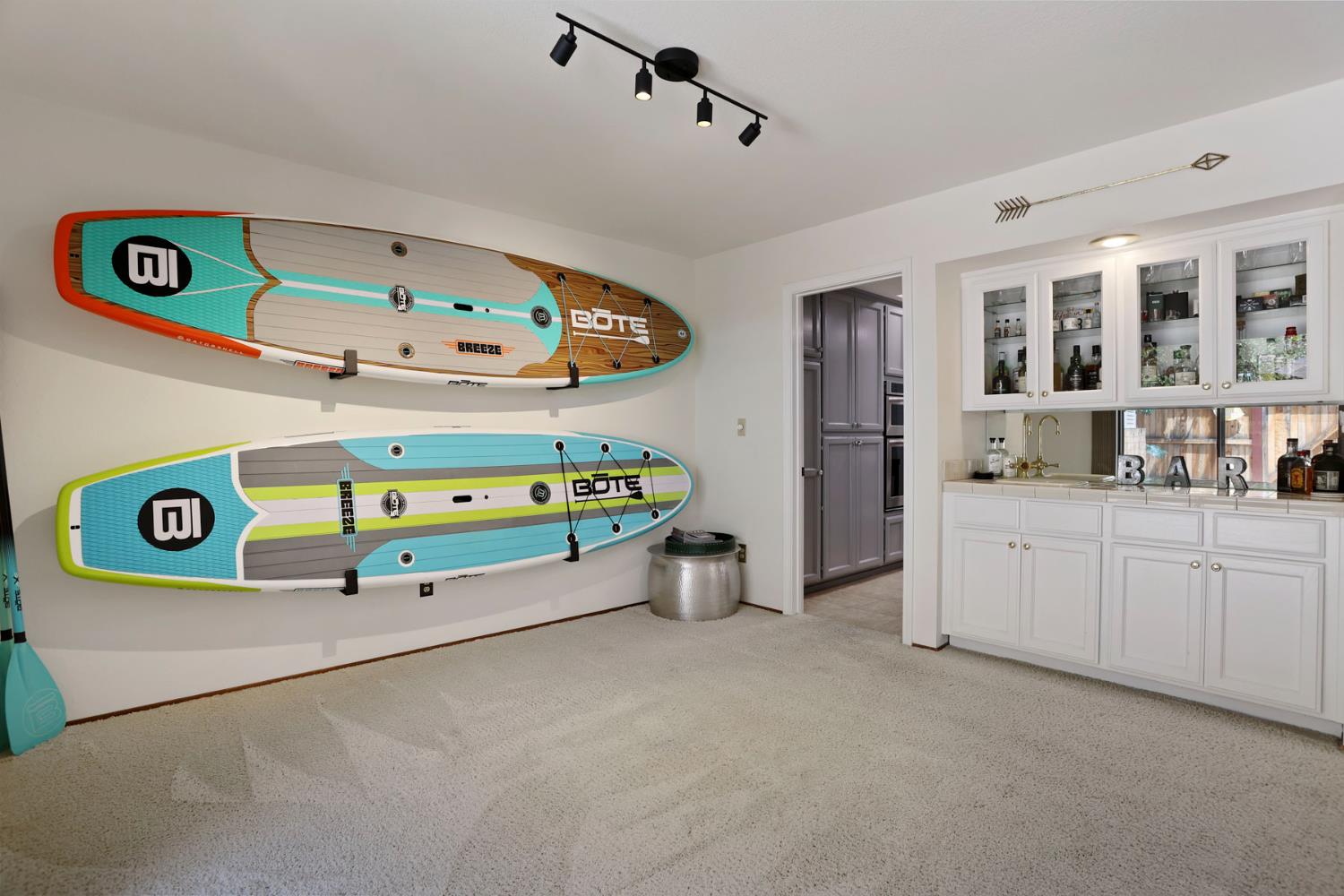 Detail Gallery Image 8 of 42 For 9105 Westcliff Ln, Fair Oaks,  CA 95628 - 3 Beds | 2/1 Baths