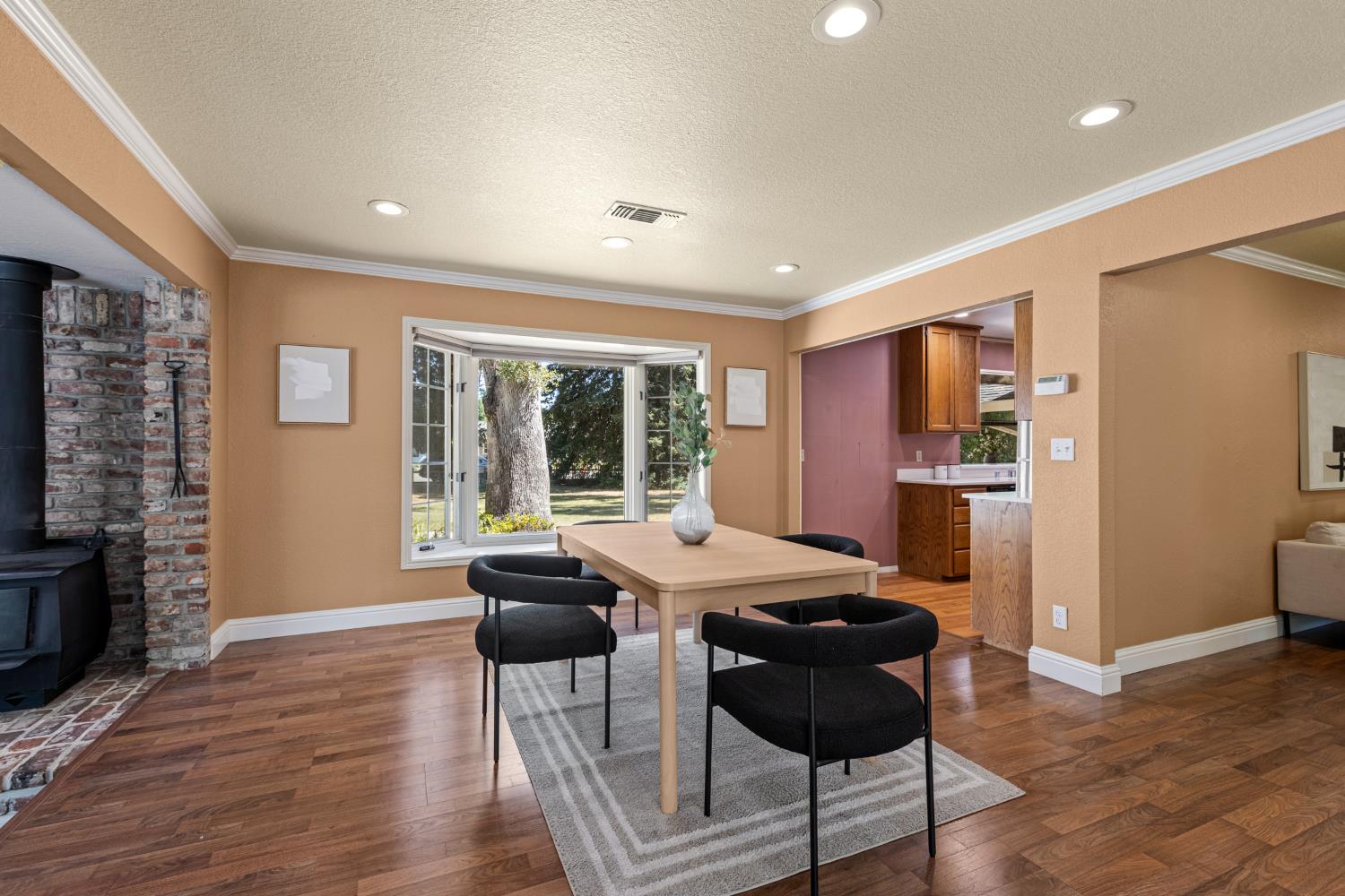 Detail Gallery Image 12 of 56 For 5946 Muldrow Rd, Carmichael,  CA 95608 - 3 Beds | 2 Baths