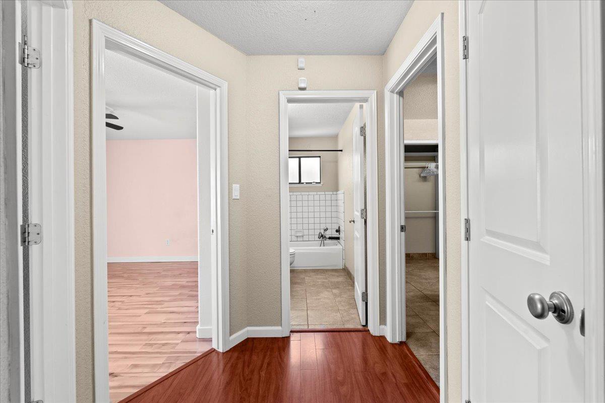 Detail Gallery Image 13 of 34 For 1300 Grover Dr, Modesto,  CA 95351 - 3 Beds | 2/1 Baths