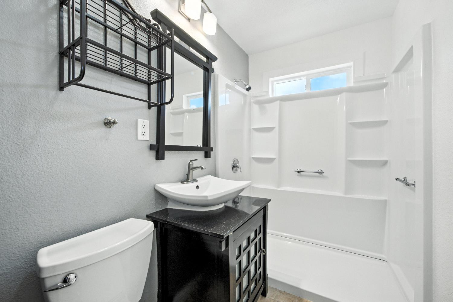 Detail Gallery Image 28 of 49 For 6147 Orsi Cir, Carmichael,  CA 95608 - 4 Beds | 2/1 Baths