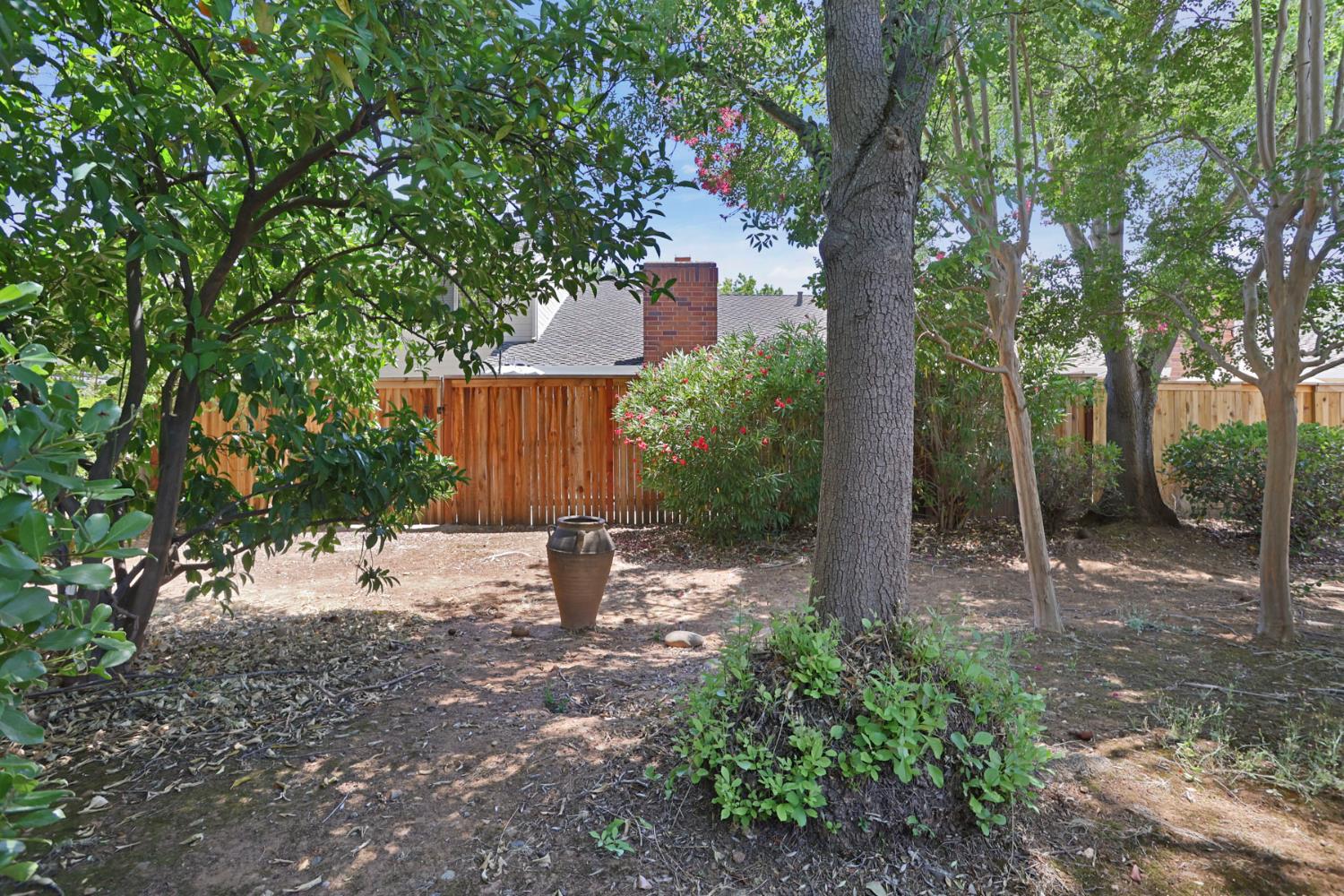 Detail Gallery Image 37 of 42 For 9105 Westcliff Ln, Fair Oaks,  CA 95628 - 3 Beds | 2/1 Baths
