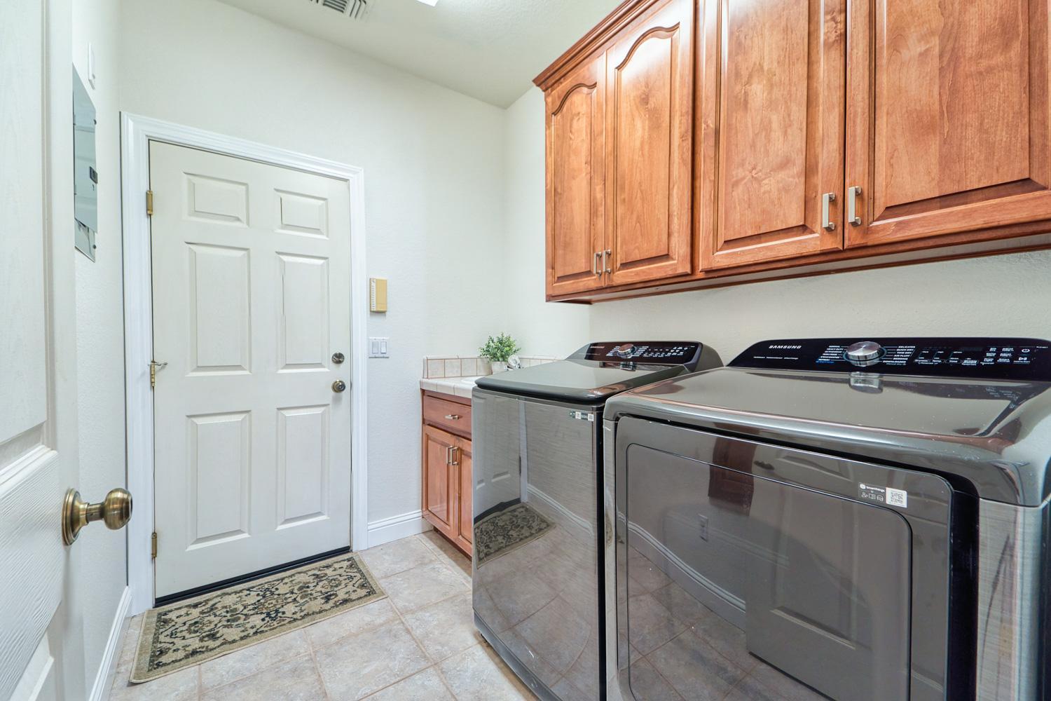 Detail Gallery Image 13 of 48 For 711 Saddleback Dr, Marysville,  CA 95901 - 3 Beds | 2/1 Baths