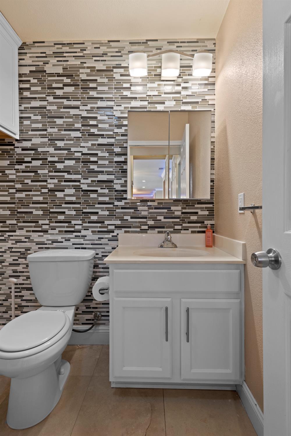 Detail Gallery Image 32 of 64 For 6732 Bismarck Dr, North Highlands,  CA 95660 - 5 Beds | 2/1 Baths