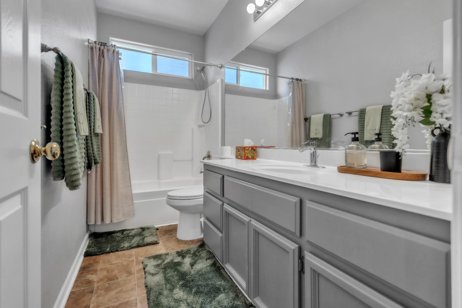 Detail Gallery Image 17 of 33 For 10451 Canadeo Cir, Elk Grove,  CA 95757 - 3 Beds | 2 Baths