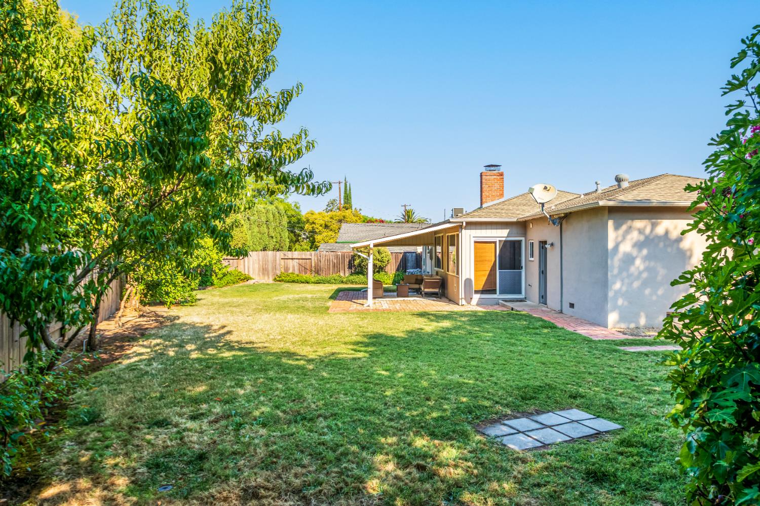 Detail Gallery Image 5 of 36 For 3232 Strevel Way, Sacramento,  CA 95825 - 3 Beds | 1/1 Baths